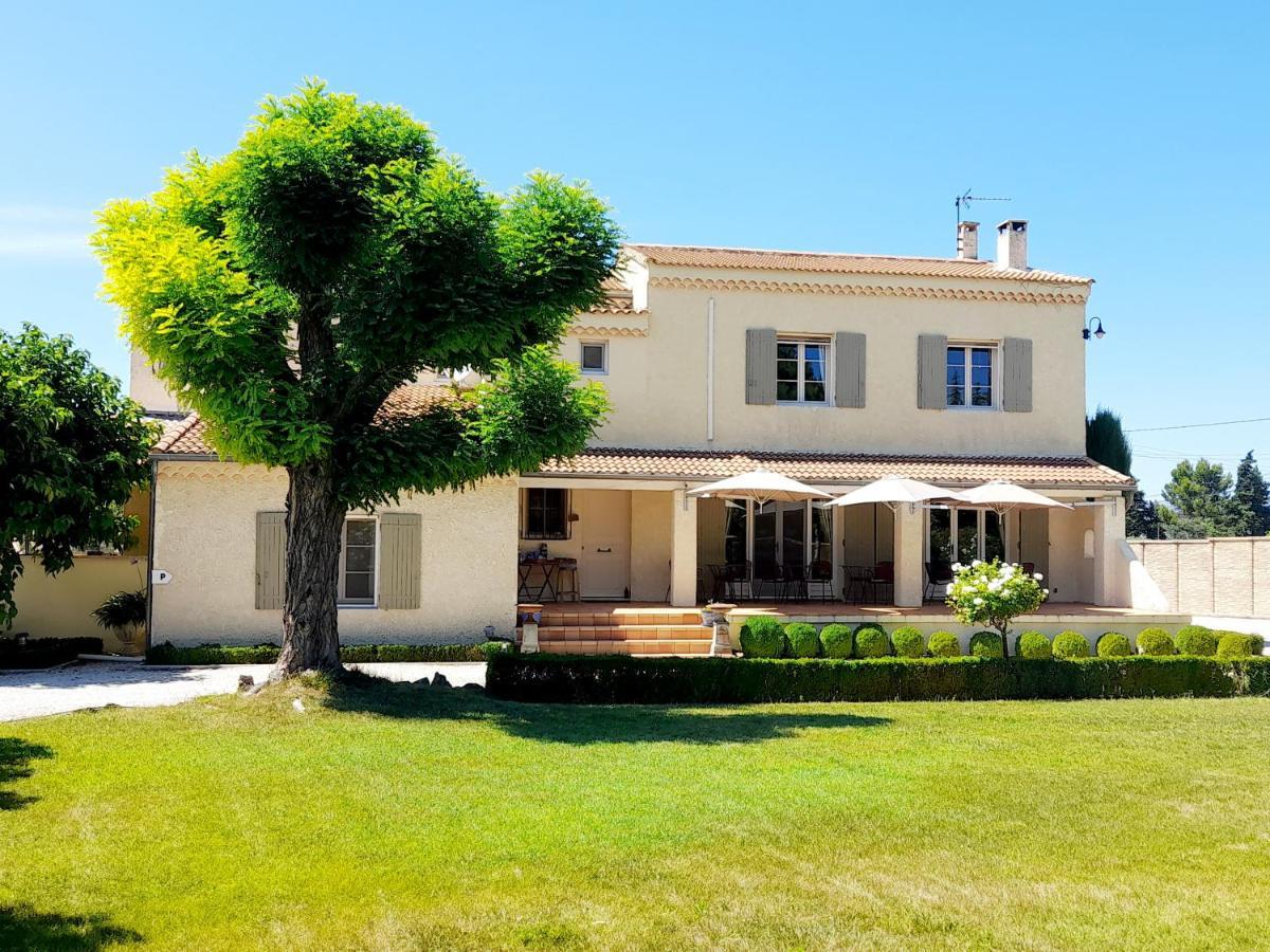 Domaine Des Ecureuils Bed & Breakfast Carpentras Exterior photo